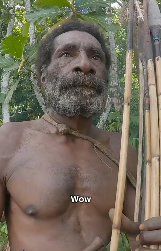 TikToker Dara Tah u kontaktu sa plemenom Bauzi u Indoneziji