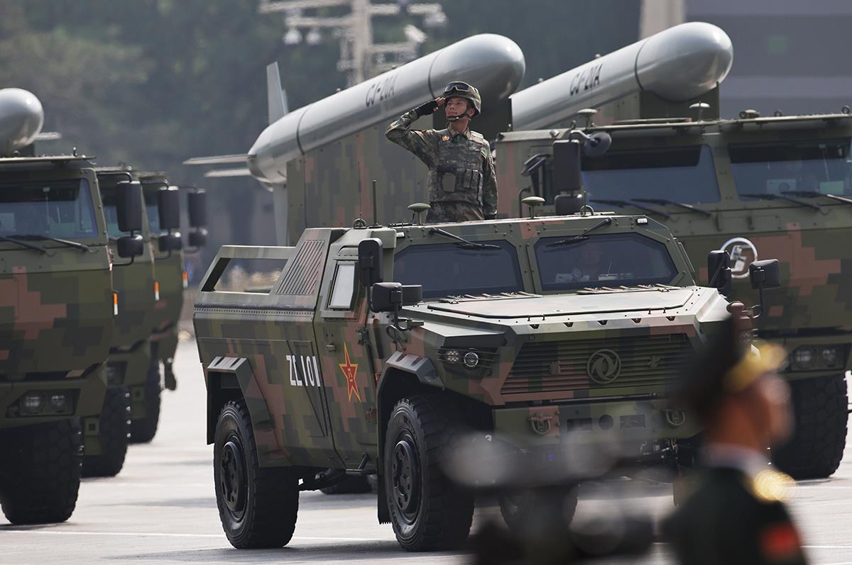 Vojna parada Kina oružje (18).jpg