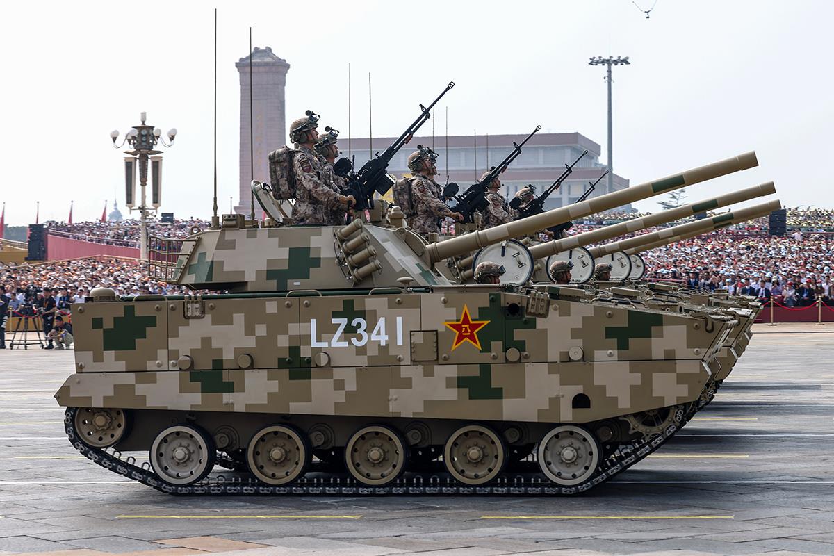 Vojna parada Kina oružje (5).jpg