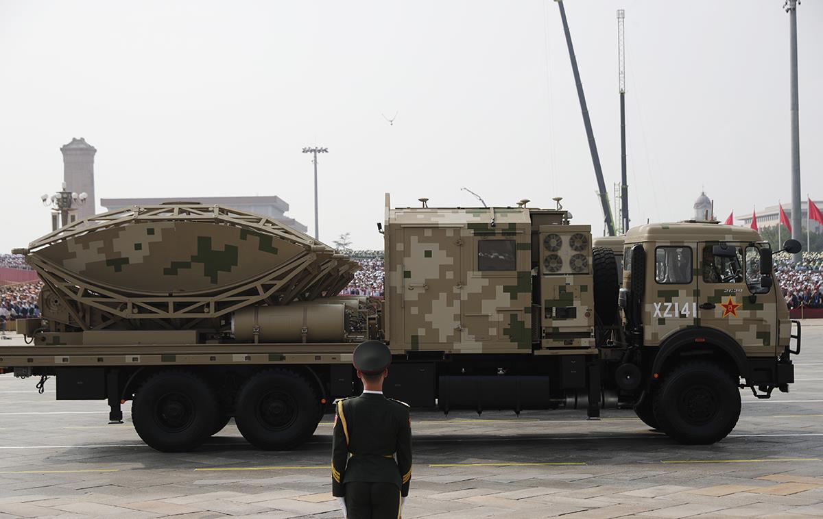 Vojna parada Kina oružje (2).jpg
