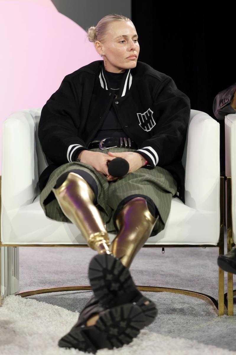 Manekenka sa zlatnim nogama