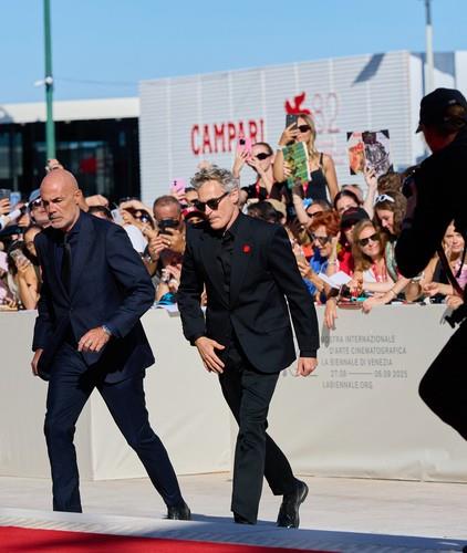 Hoakin Finiks na crvenom tepihu u Veneciji