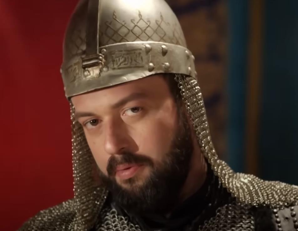 Okan Jalabik kao Ibrahim paša u seriji Sulejman Veličanstveni (1).png