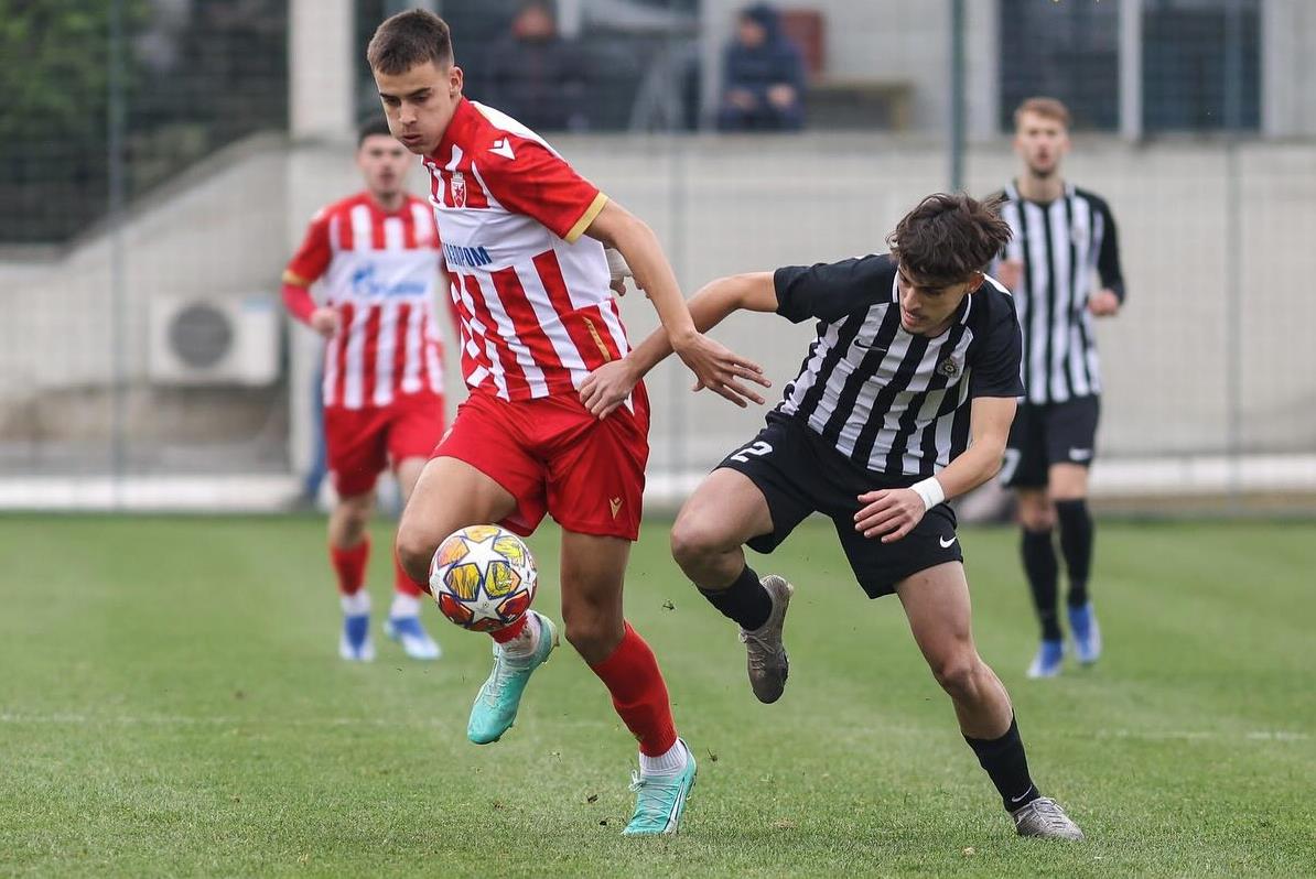 Ognjen Teofilović, mladi fudbaler Crvene zvezde