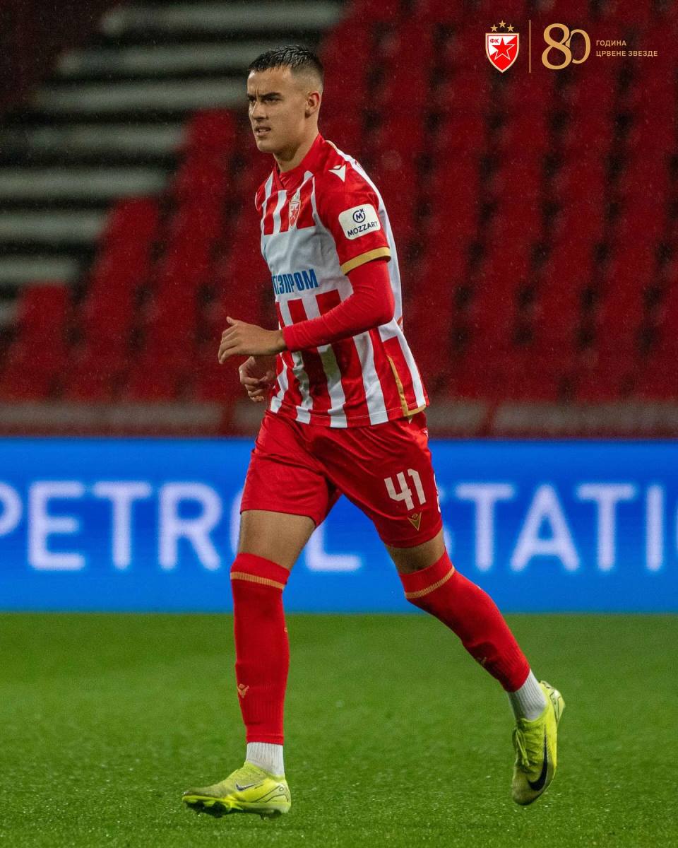 Ognjen Teofilović, mladi fudbaler Crvene zvezde