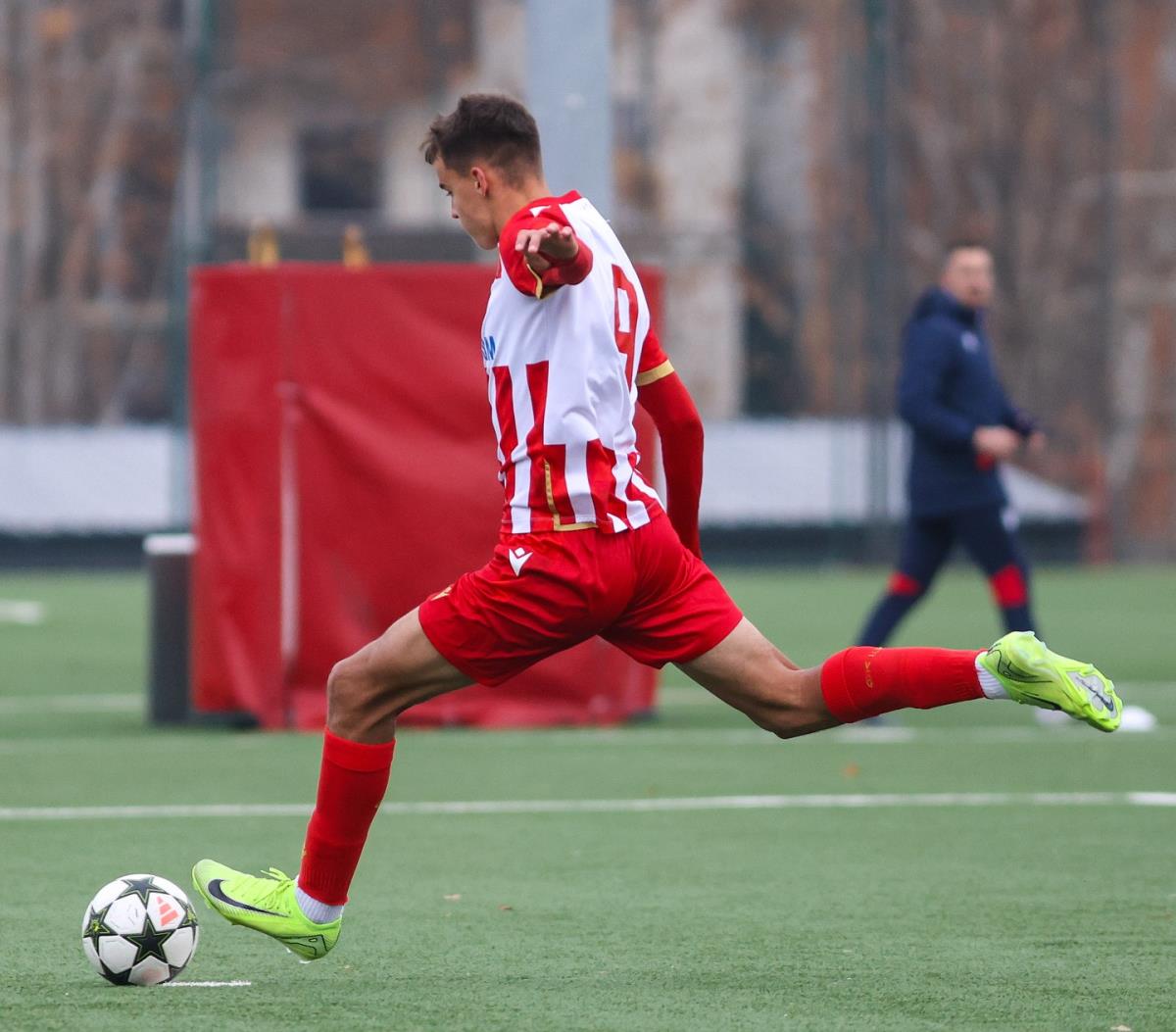 Ognjen Teofilović, mladi fudbaler Crvene zvezde