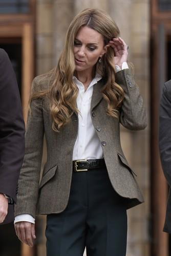 Kejt Midlton s osveženim, plavkastim pramenovima u Londonu