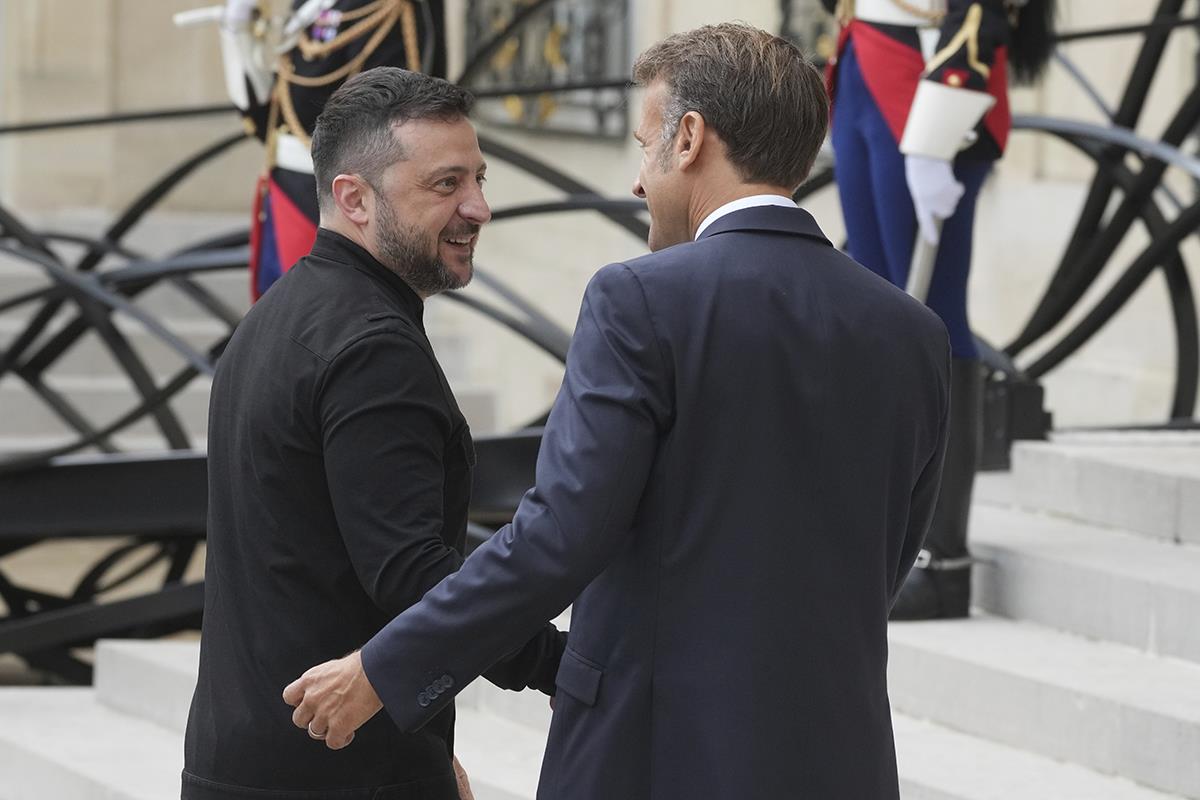 Volodimir Zelenski Emanuel Makron (14).jpg
