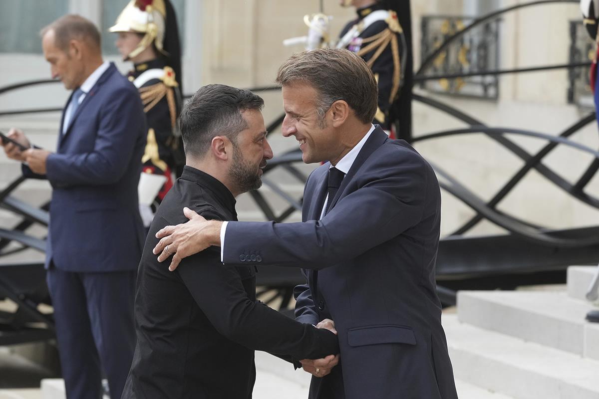 Volodimir Zelenski Emanuel Makron (10).jpg