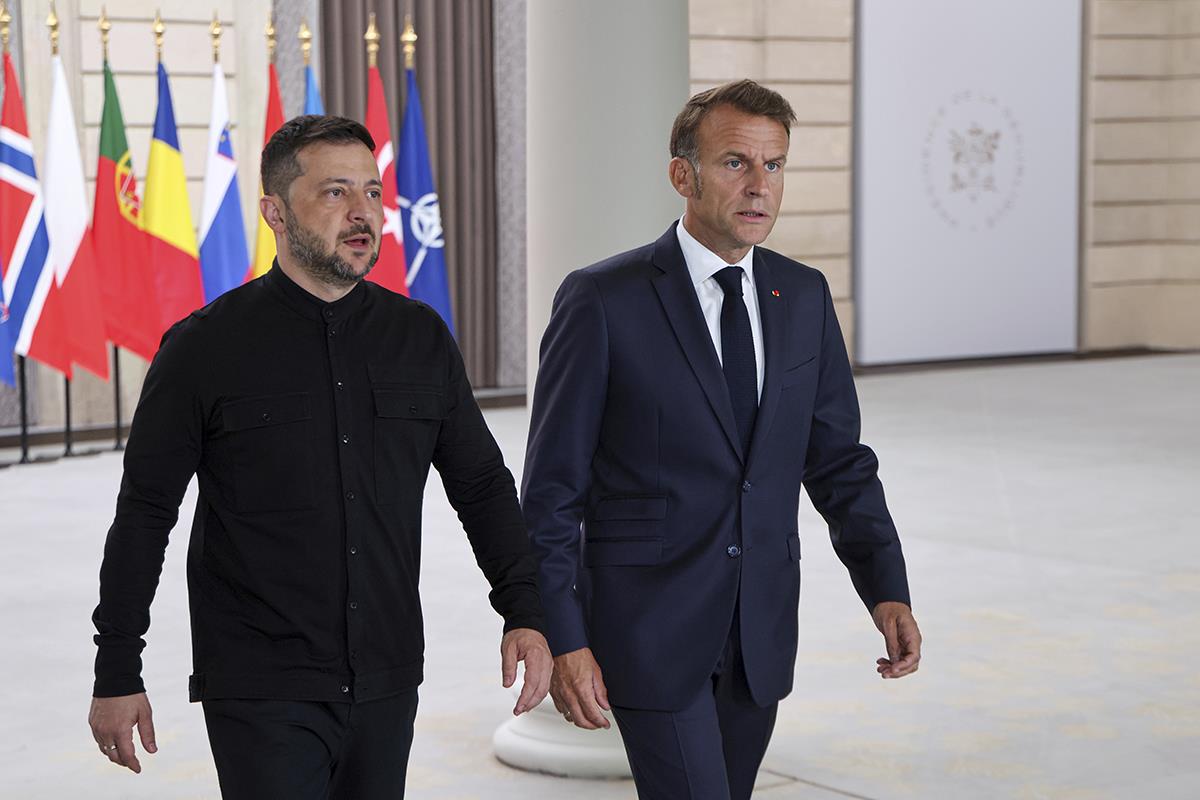 Volodimir Zelenski Emanuel Makron (5).jpg