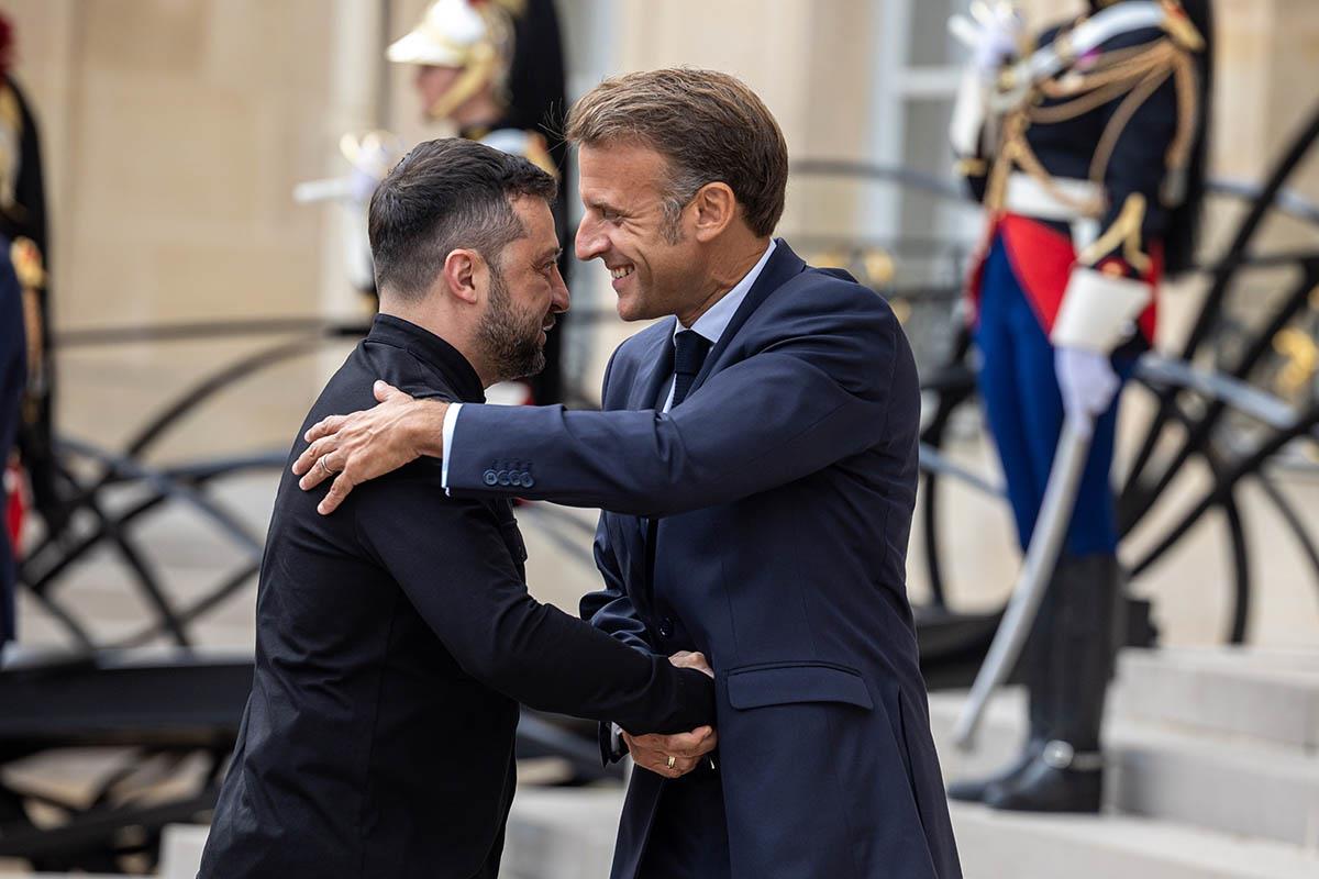 Volodimir Zelenski Emanuel Makron (2).jpg