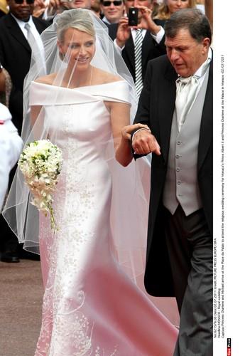 Armani venčanica princeze Šarlin – detalj sa kristalima