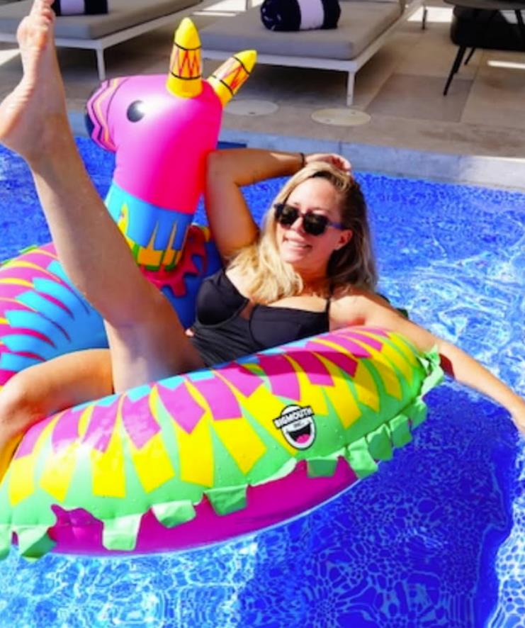 Kendra Vilkinson (1).jpg