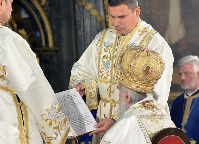 patrijarh-irinej-bozic-saborna-crkva-bozicna-liturgija.jpg