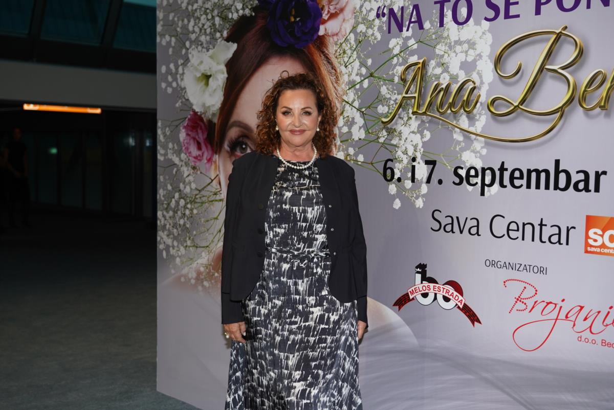 Ana Bekuta na svom koncertu