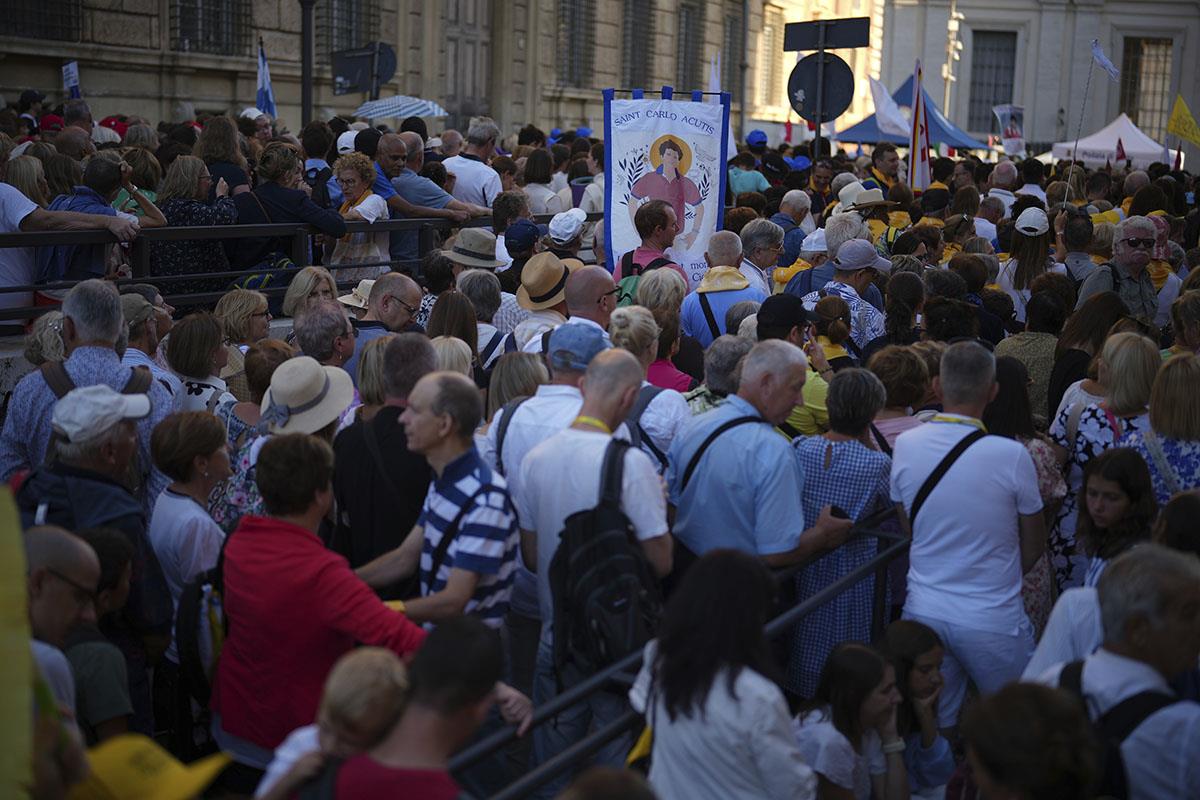 x04 AP Andrew Medichini.jpg