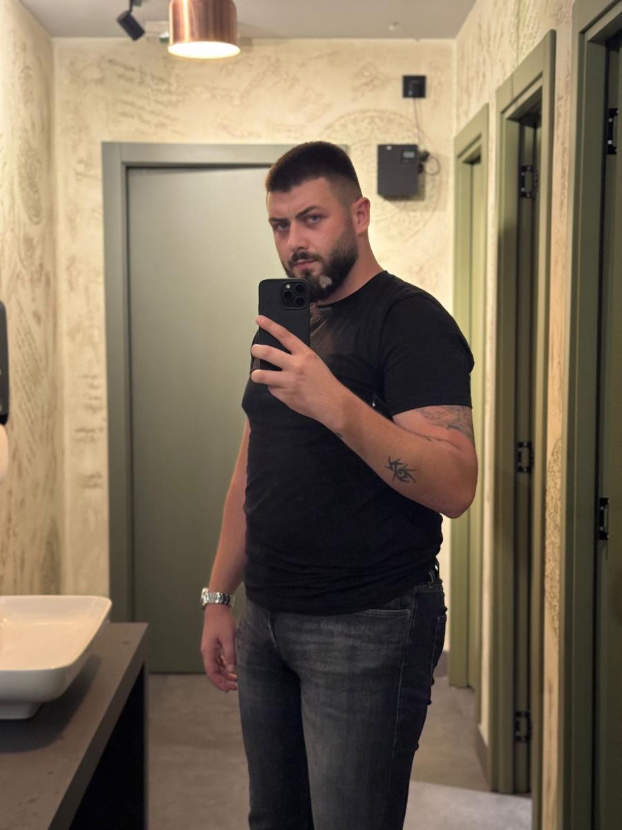 Runja pozira za svoje društvene mreže