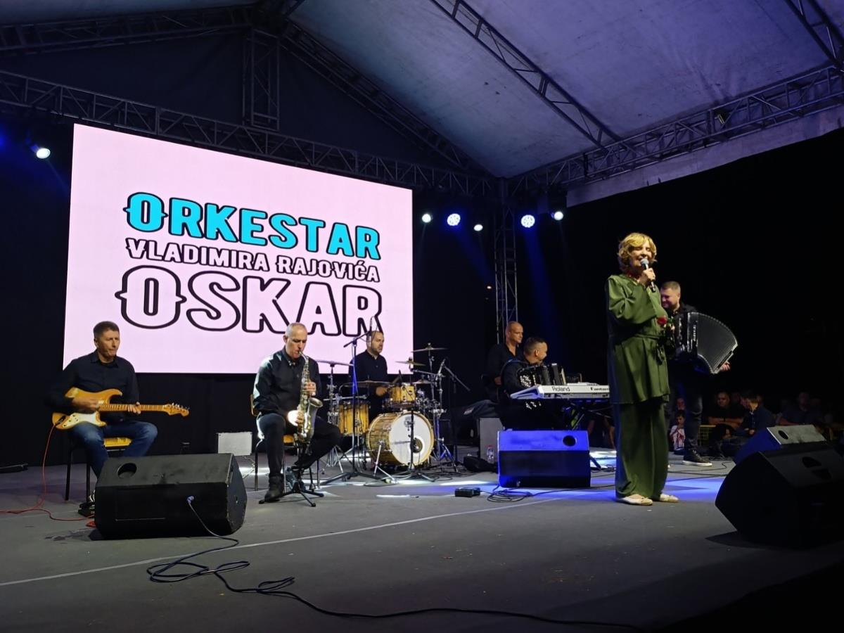 Lepa Lukić u Stopanji.jpg