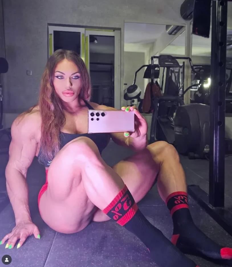 Natalija Kuznjecova, ruska dizačica tegova i bodibilderka (7).png