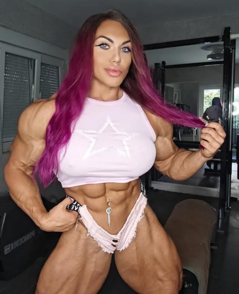 Natalija Kuznjecova, ruska dizačica tegova i bodibilderka (10).png