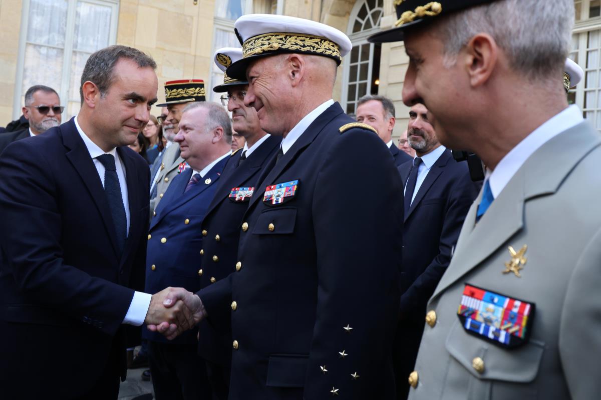 lecornu01 EPA Ludovic Marin  Pool.jpg