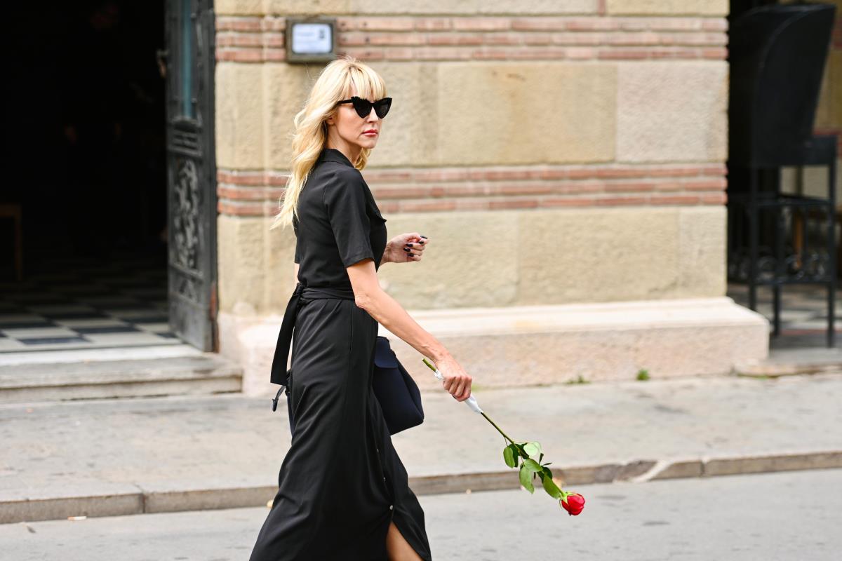 Iva Štrljić na ispraćaju za kremaciju Mihaila Vukobratovića