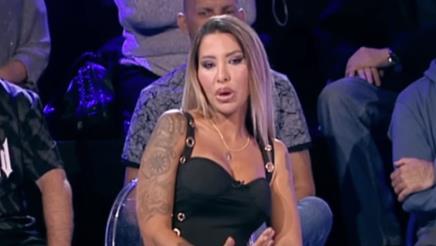 Aneli Ahmić u emisiji otečena i sa flasterima po licu