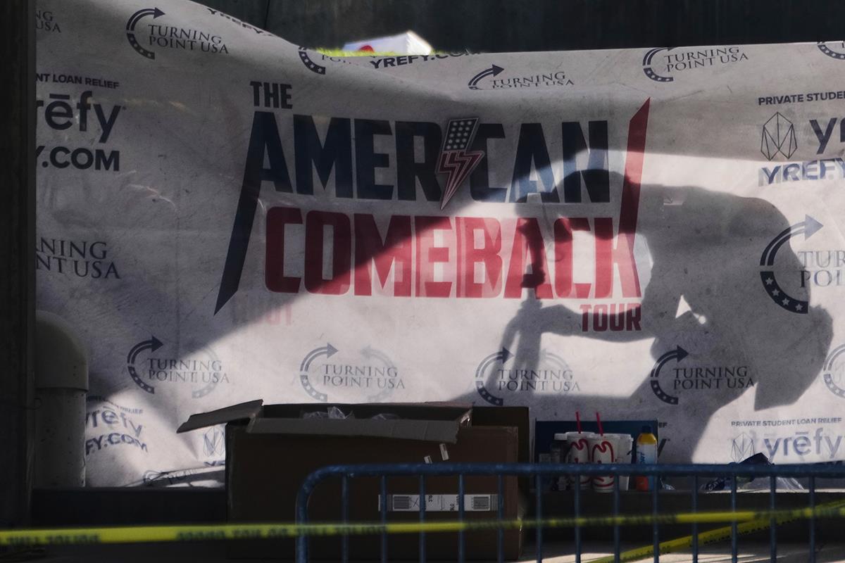 x07 AP Lindsey Wasson.jpg