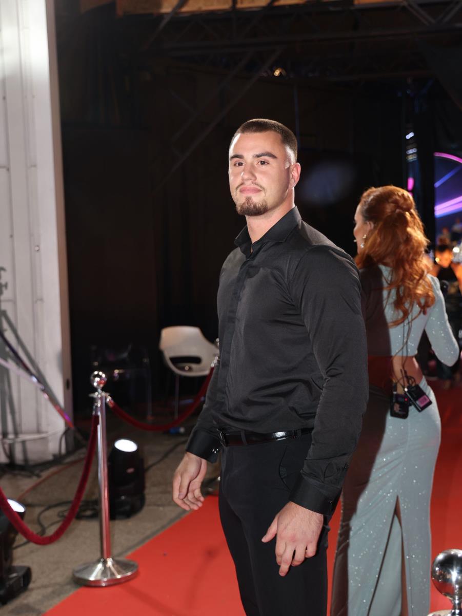 VIKTOR I TERZA U OKRŠAJU ZBOG MINE! Jedan jako ljubomoran na drugog, evo šta se dešava u Beloj kući