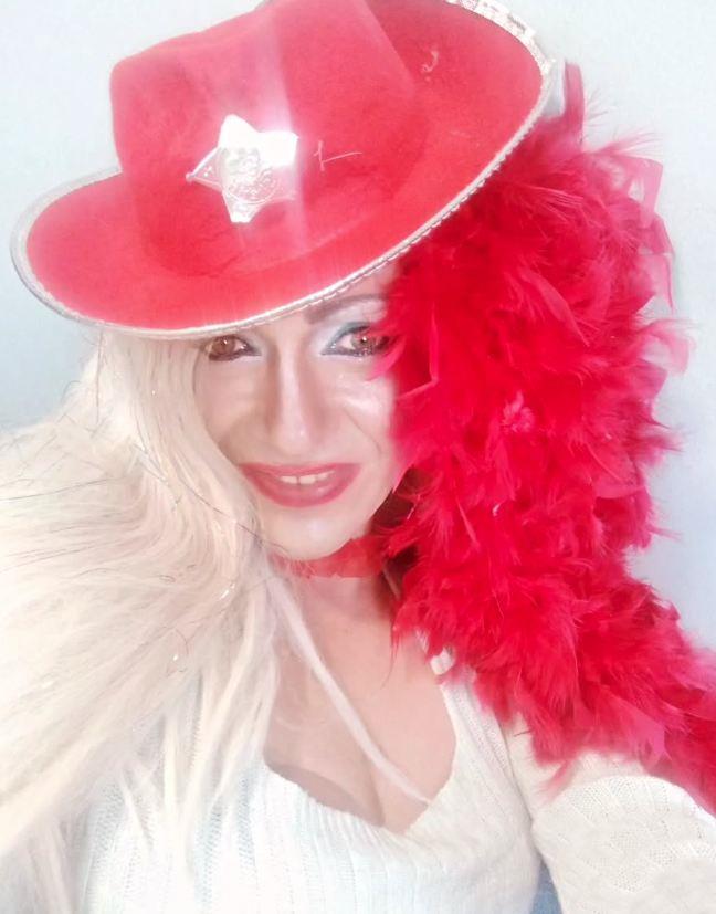 Danijela Pinter oblači se kao žena