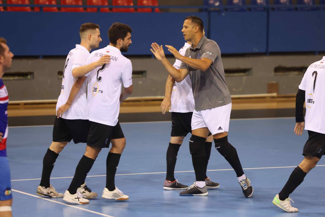 KMF Partizan detalj sa utakmice Uroš Krasnić i Miodrag Aksentijević u prvom planu FOTO Futsal klub Partizan.jpg