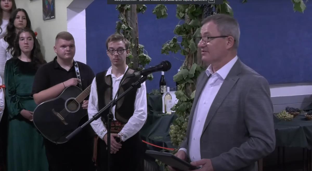 Župska berba, ministar Glamoćić.png