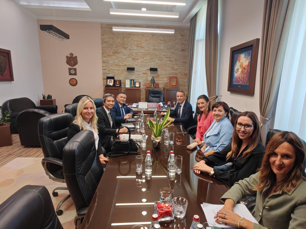 Ambasador Indonezije u Gradskoj upravi Kruševca.jpg