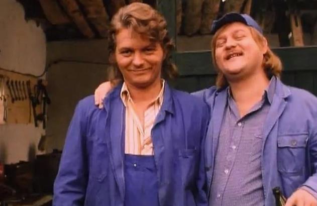 Nikola Pejaković i Dragan Bjelogrlić u filmu Lepa sela lepo gore