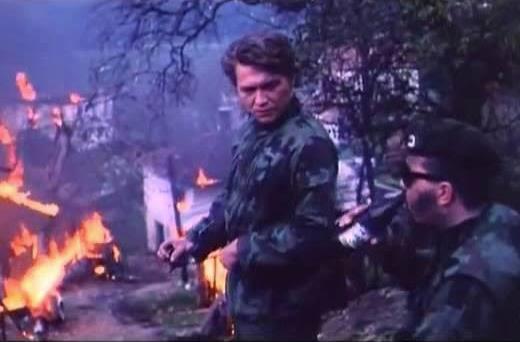 Dragan Bjelogrlić i Nikola Kojo u filmu Lepa sela lepo gore