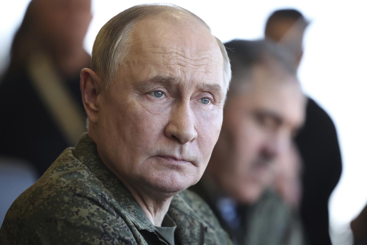 putin AP Valeriy Sharifulin copy.jpg