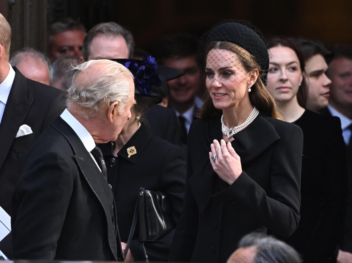 Kejt Midlton i kralj Čarls na sahrani vojvotkinje od Kenta