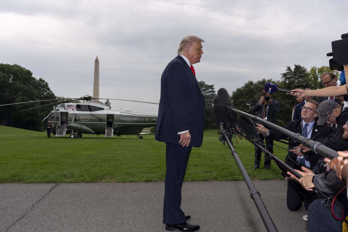 mina04 AP Alex Brandon.jpg