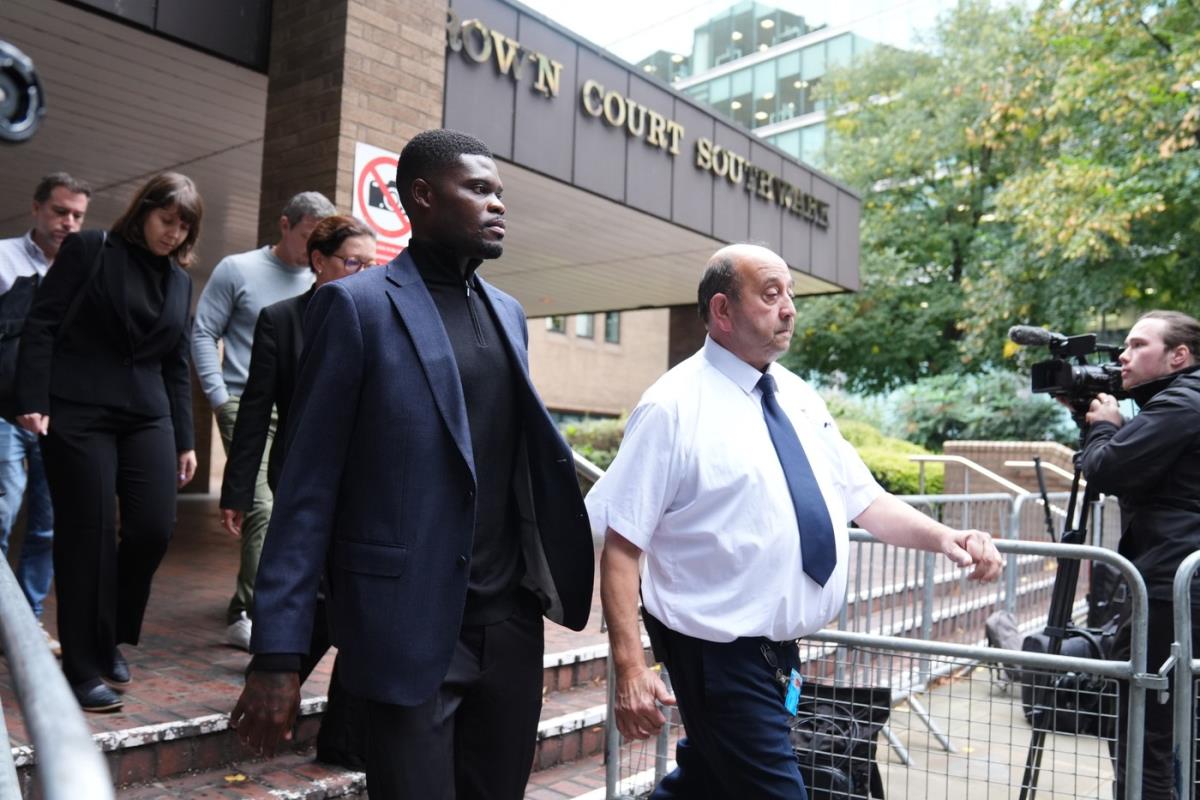 Tomas Parti izlazi iz suda