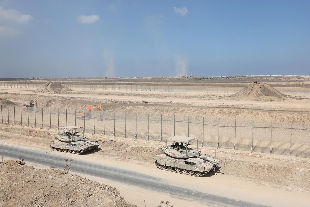 mina03 EPA Abir Sultan.jpg