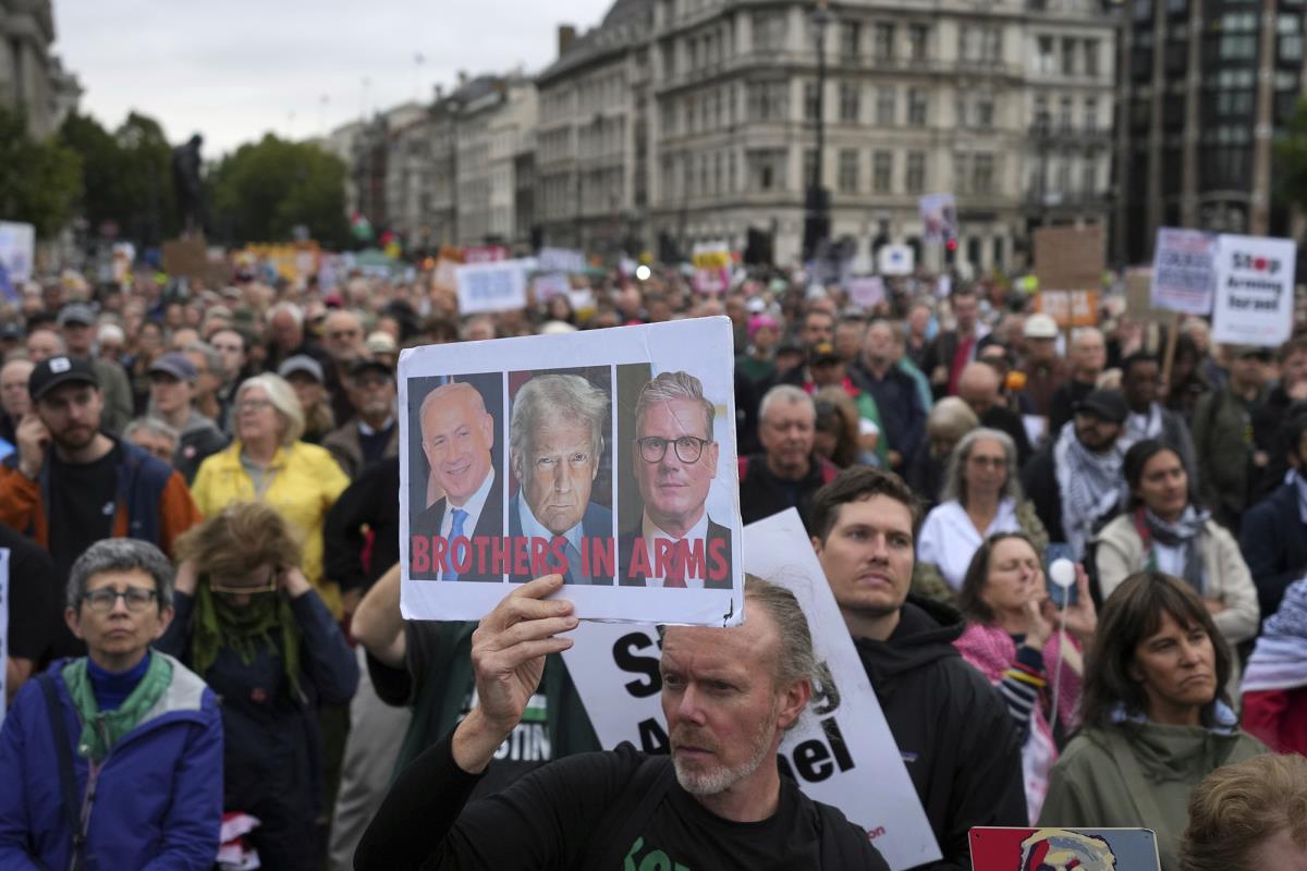 trump02 AP Kin Cheung copy.jpg