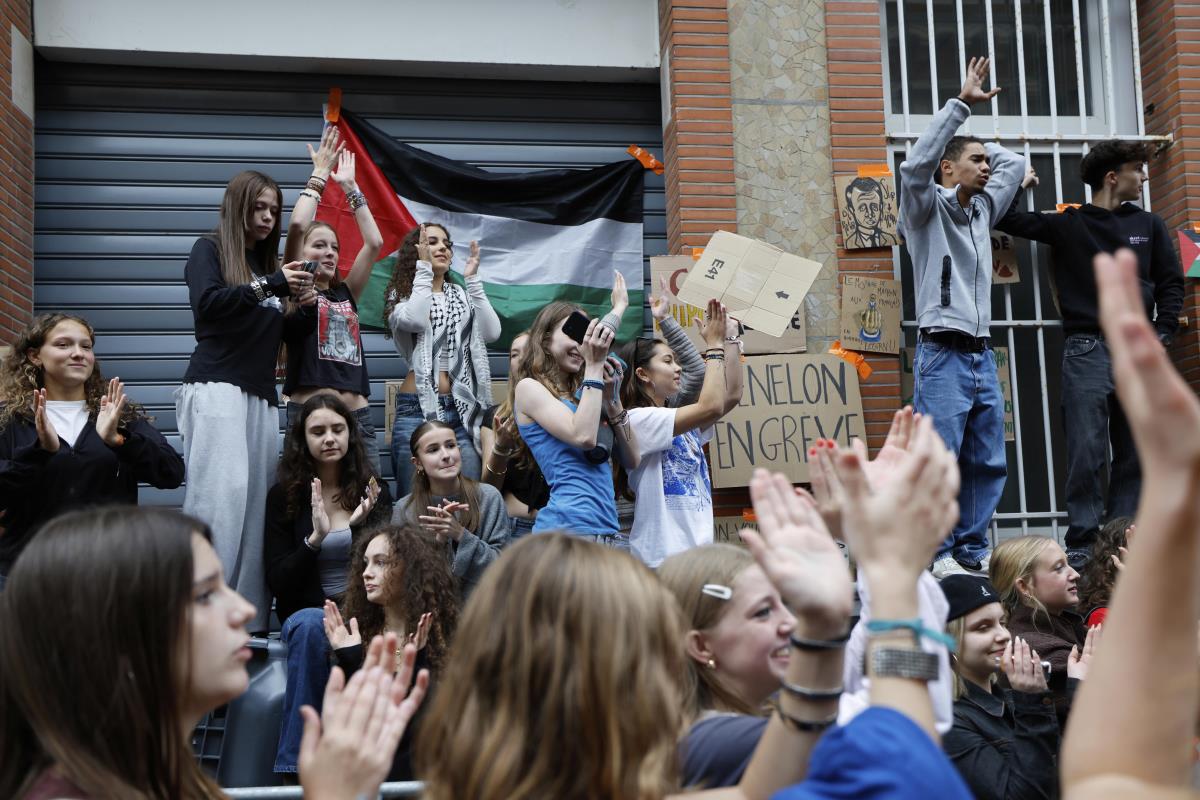 trump01 AP Jeanfrancois Badias copy.jpg