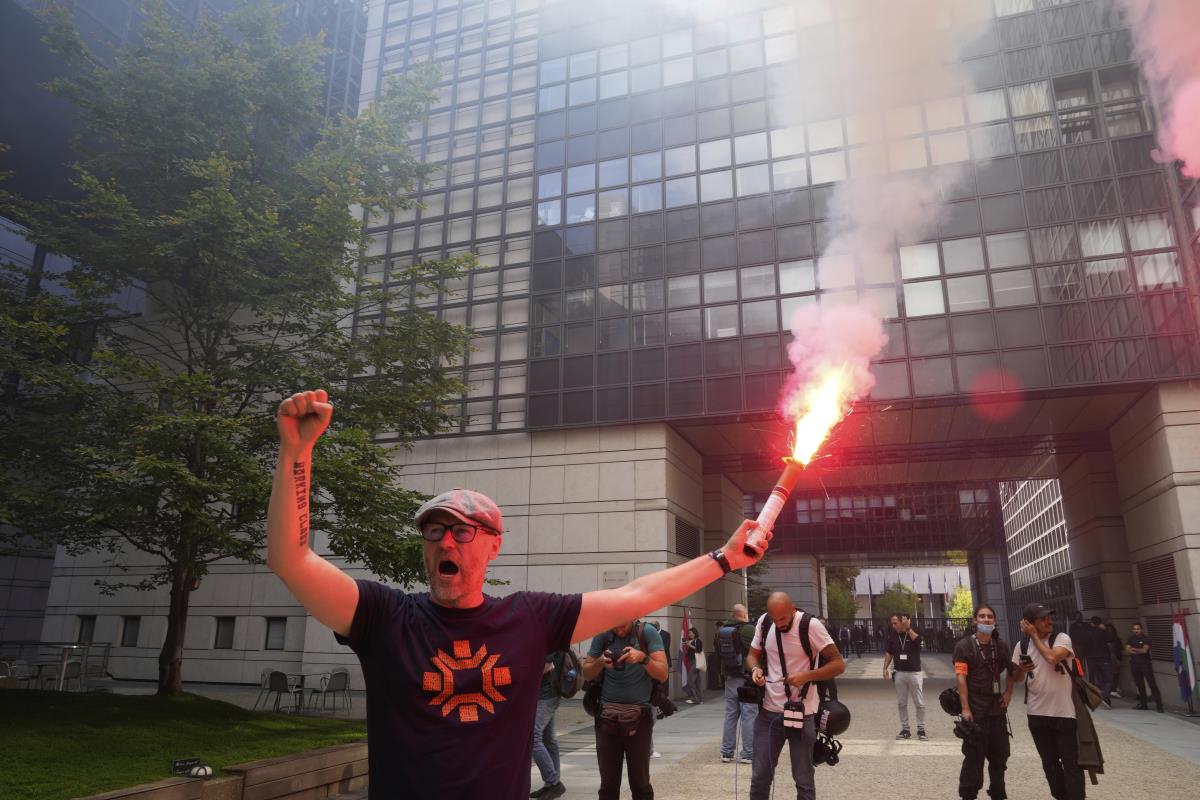 trump AP Michel Euler copy.jpg