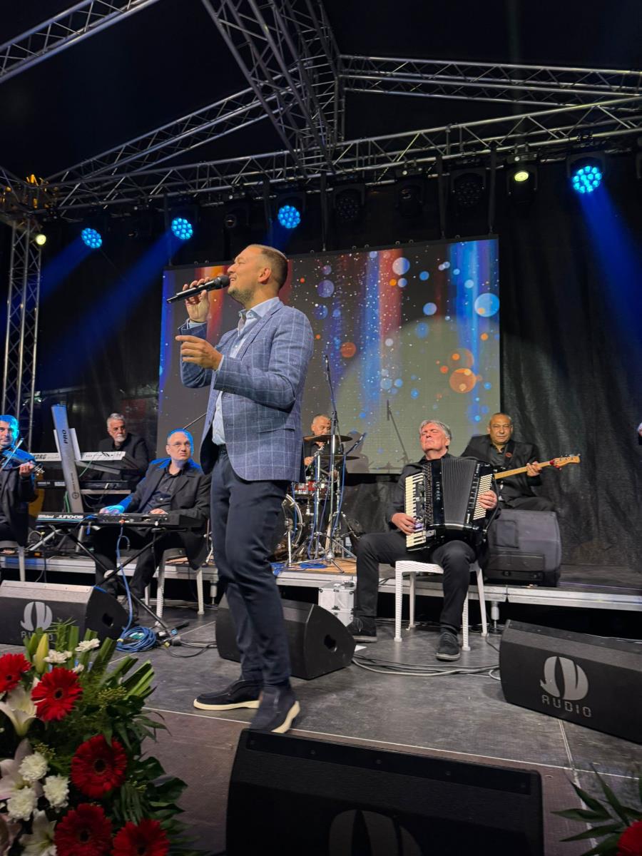 U Šapcu priređen spektakl u čast Šabana Šaulića (6).jpeg