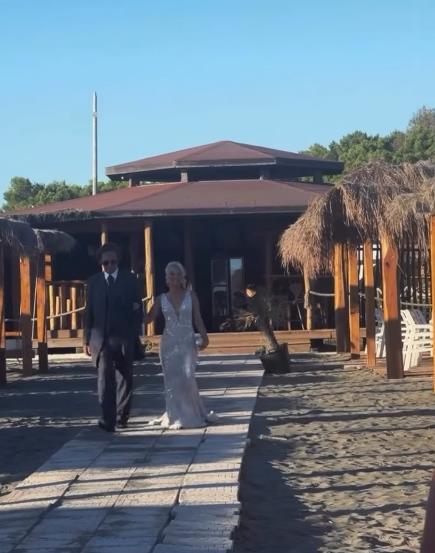 Bojana Đurašković i Marko Milošević venčali se na plaži (1).jpg