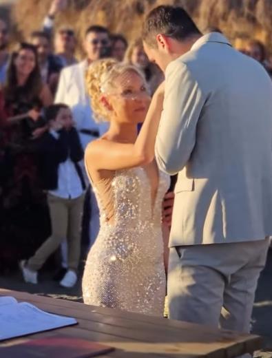 Bojana Đurašković i Marko Milošević venčali se na plaži (3).png