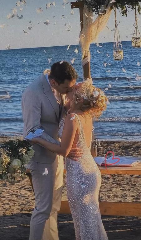 Bojana Đurašković i Marko Milošević venčali se na plaži (5).png