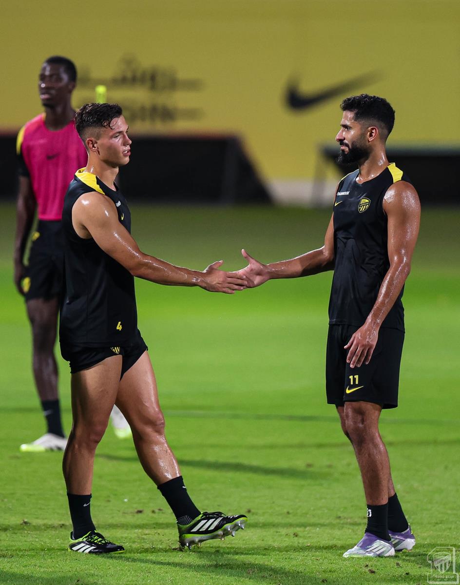 Jan Karlo Simić, fudbaler Al Itihada