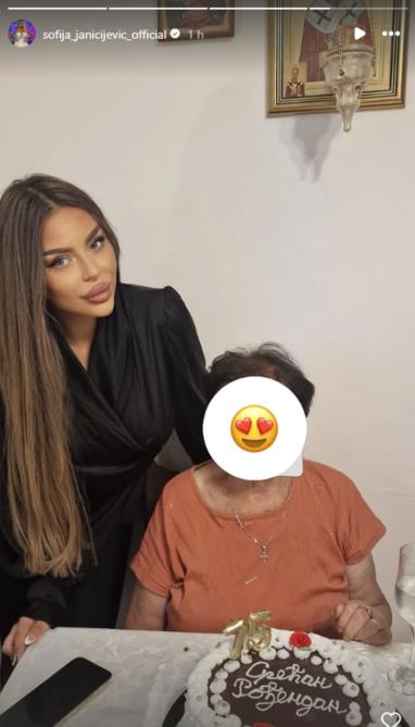 Sofija Janjićijević čestitala baki rođendan