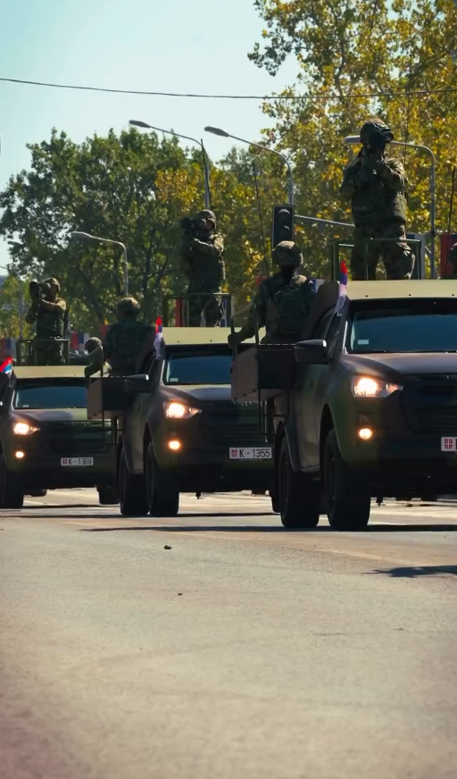 Vojna parada (10).png